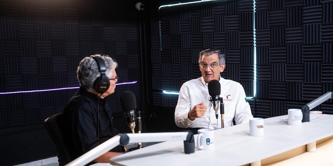 El gobernador de Tamaulipas, Américo Villarreal, durante el programa "Diálogos con Américo".