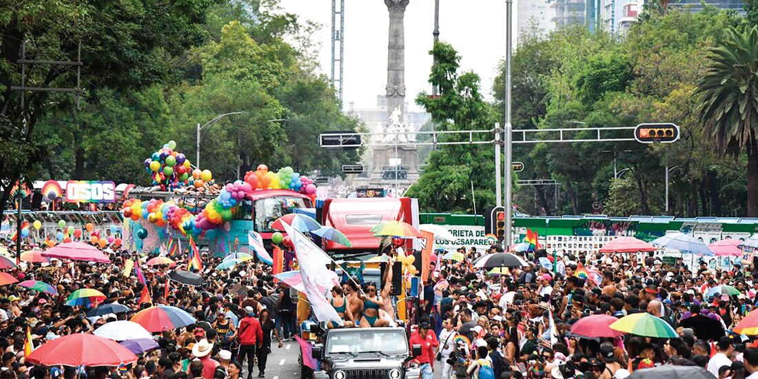 ASISTENTES A LA MARCHA del Orgullo LGBTTTIQAP+, el año pasado en la Ciudad de México