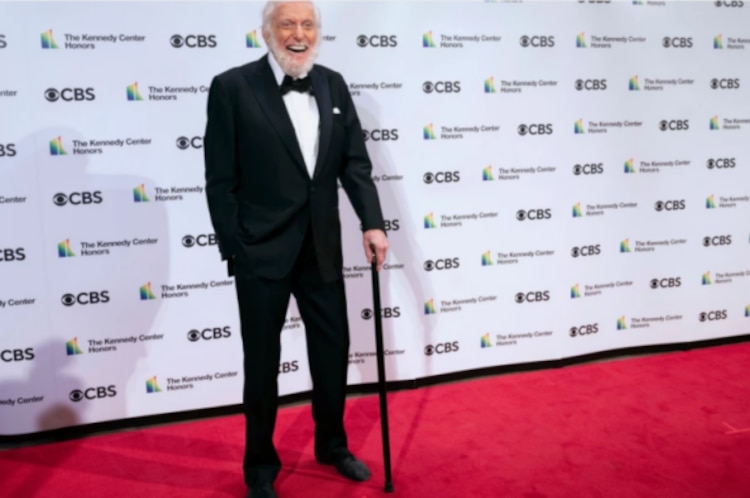 Dick Van Dyke en la 43ra edición de los Premios Anuales del Centro Kennedy, el viernes 21 de mayo de 2021 en Washington.