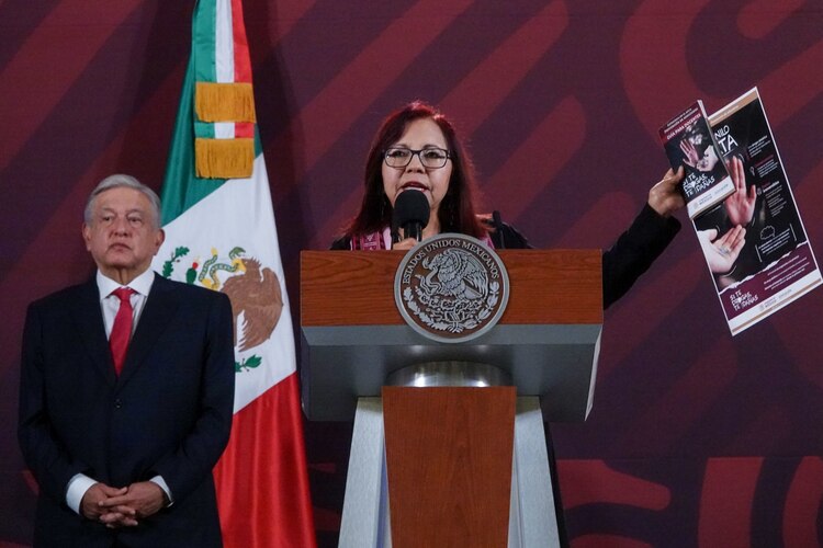 El presidente de México, encabezó la conferencia matutina en donde se anunció la campaña de prevención y educación respecto al consumo de sustancias que se implementará en los planteles educativos.
