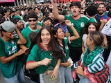 Aficionados durante la transmisión del partido México vs Ecuador