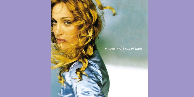 Ray of Light │ Año: 1998 │
Se considera su obra maestra y un resurgimiento musical. Lo lanza tras convertirse en madre y retomar
su carrera.