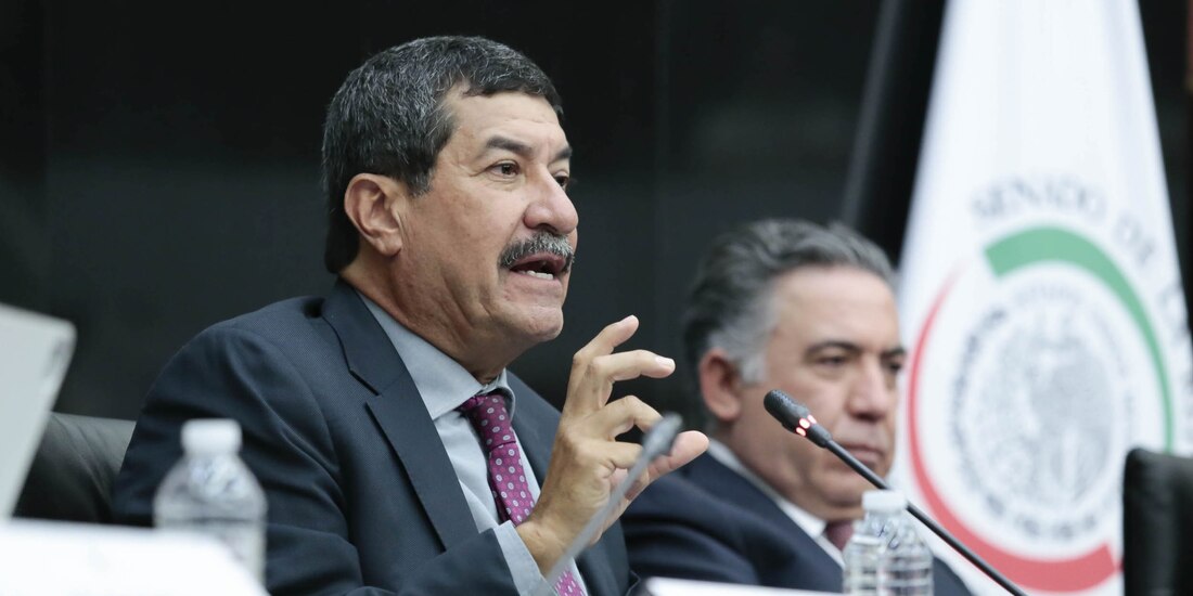 Javier Corral, senador de Morena, en primer día de audiencias públicas sobre la Ley de Amparo.