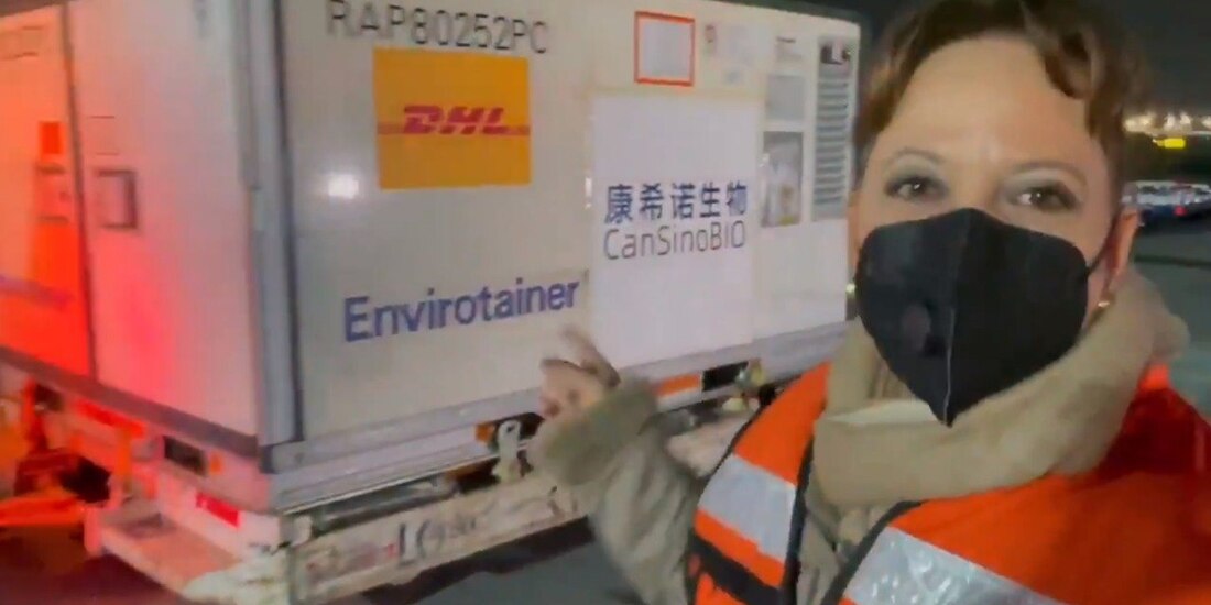 Martha Delgado, subsecretaria de DH de la SRE, durante el arribo, ayer.