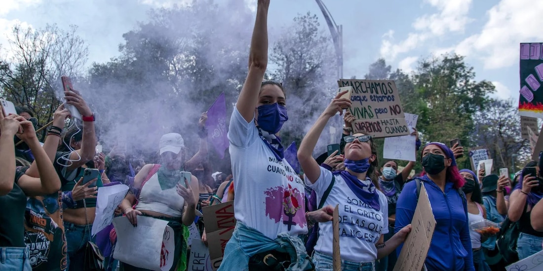 Participantes a las marchas del 8 de marzo.