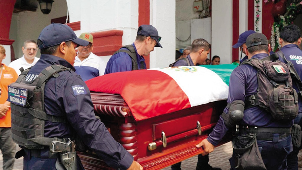 DESPEDIDA de Martha Laura Mendoza, asesinada el 18 de junio en Tepalcatepec.