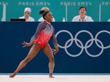 Simone Biles en la final de suelo en la gimnasia artística de París 2024