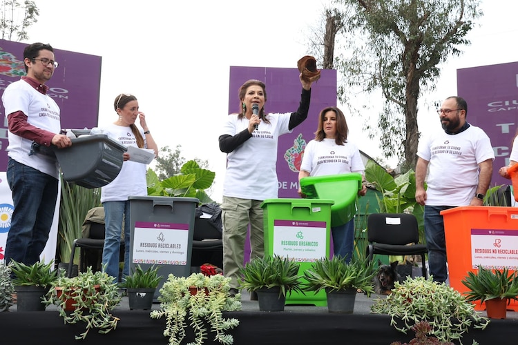 Autoridades anuncian inversión de 500 millones de pesos para plantas de composta y la renovación de la flota de camiones de limpia.