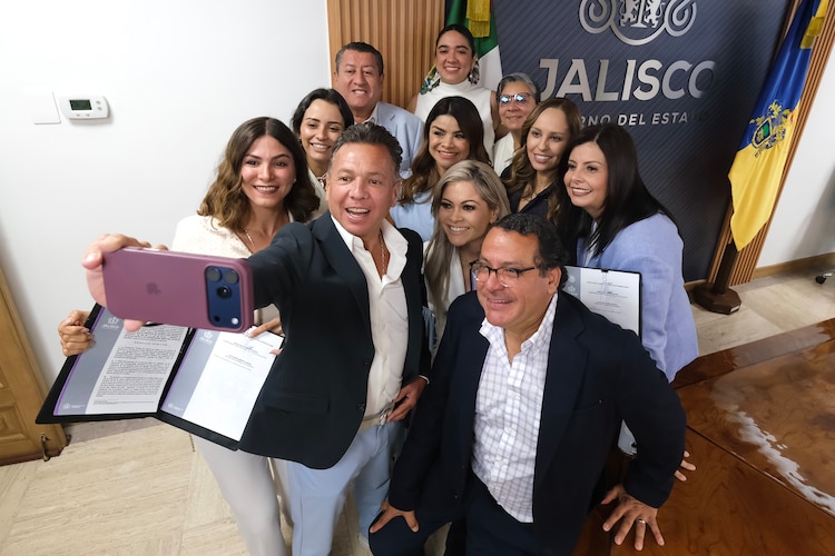 Jalisco busca garantizar transporte y atención médica gratuita para menores de edad.