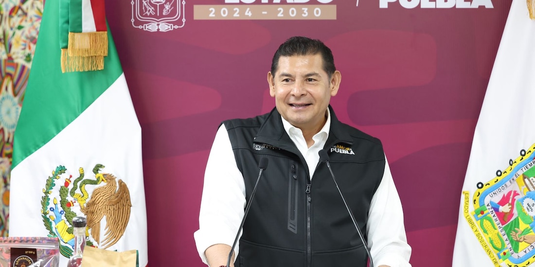 Allejandro Armenta, gobernador constitucional.