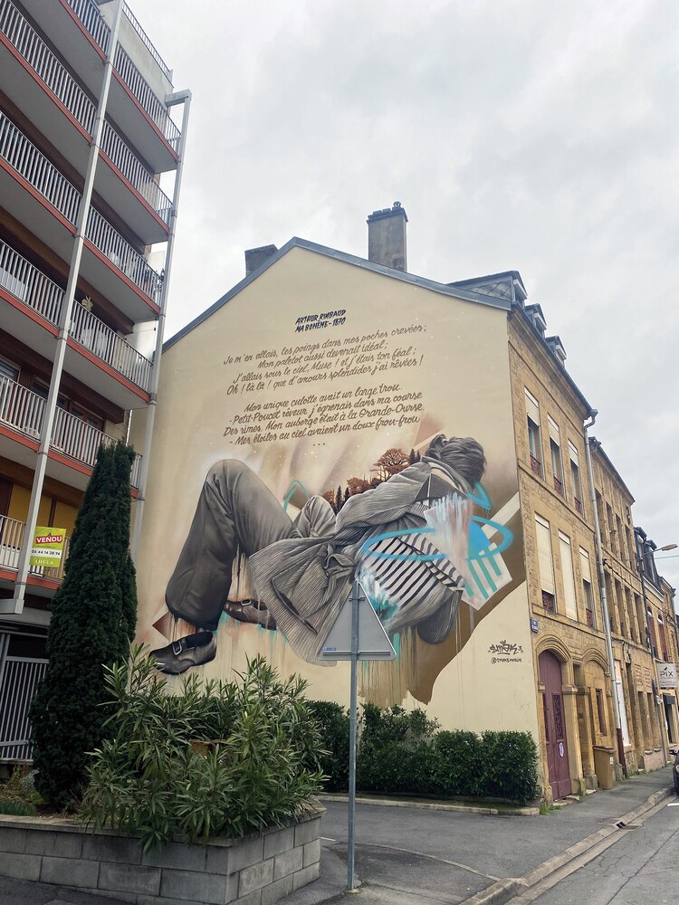 Grafitti dedicado a Rimbaud en Charleville.