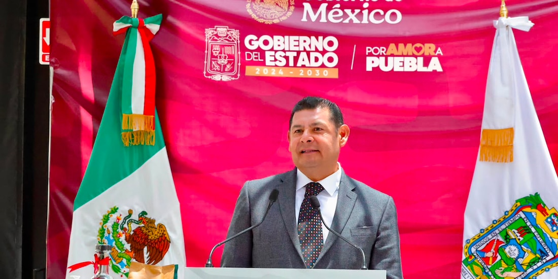 El Gobernador constitucional.