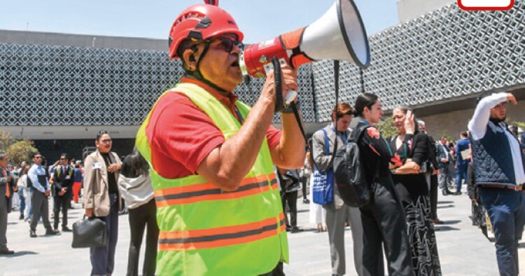 Un elemento de PC de San Lázaro, ayer.
