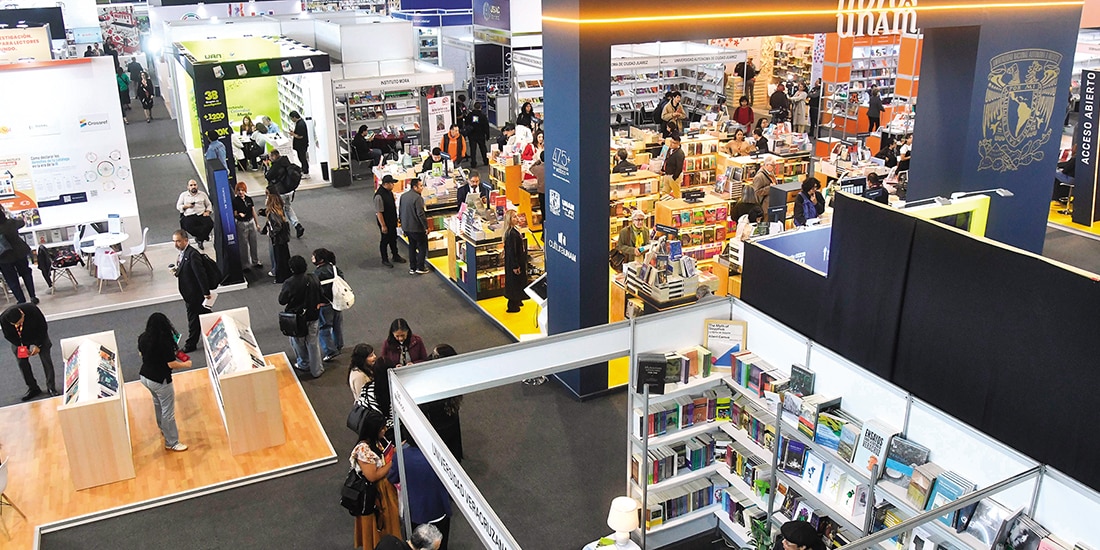 Visitantes, ayer en el Centro de Exposiciones y Congresos de la UNAM.