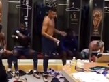 Kylian Mbappé en el vestidor de Francia al medio tiempo de la final de Qatar 2022 contra Argentina.