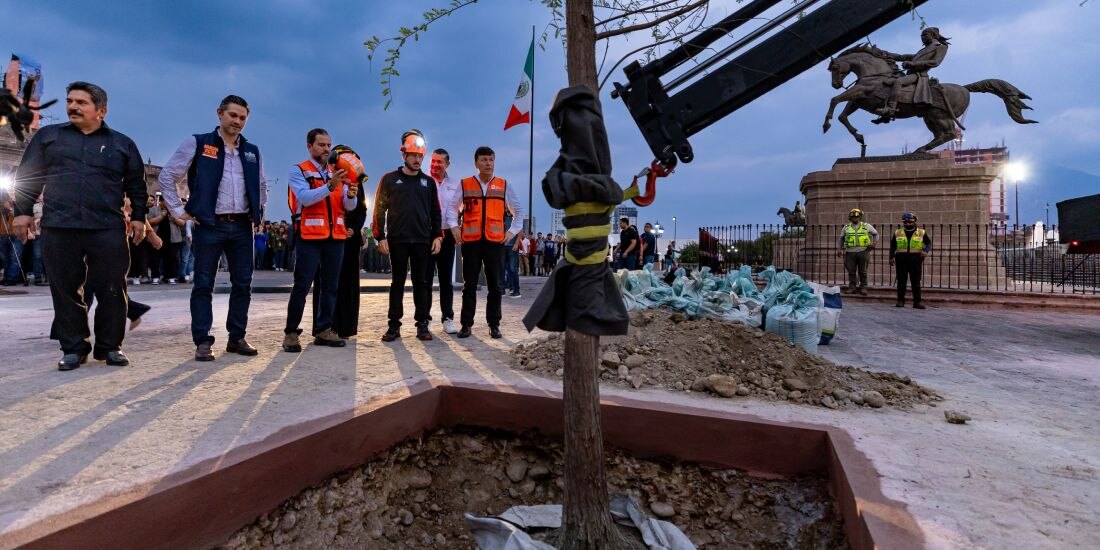 Samuel García arranca transformación de la Explanada de los Niños Héroes.