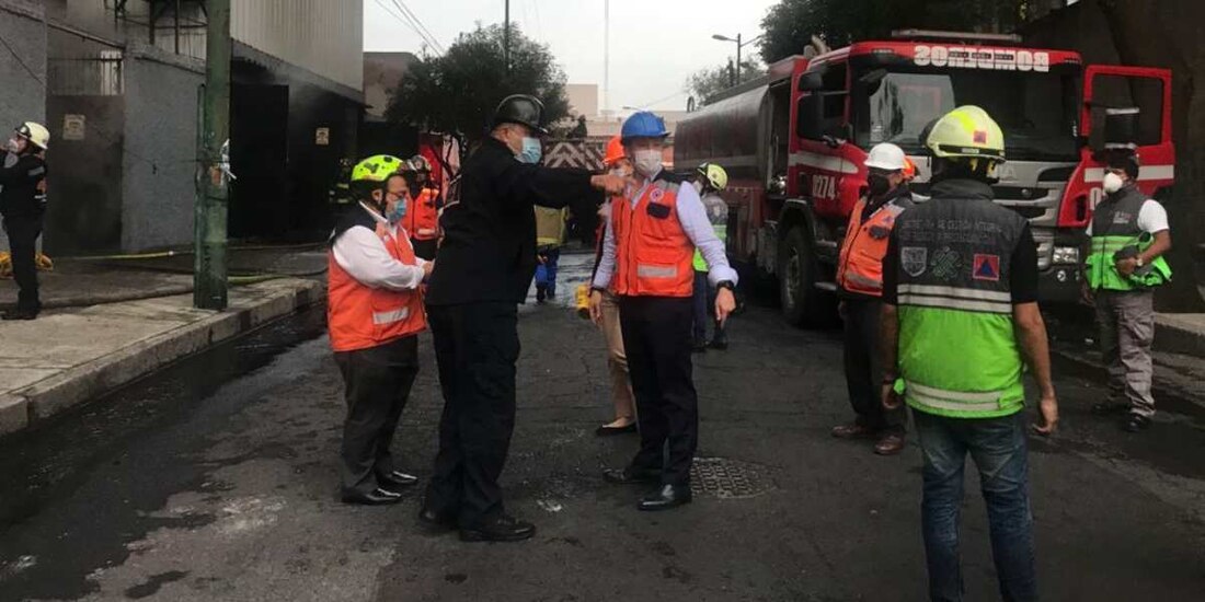 Santiago Taboada pidió calma a los habitantes de Benito Juárez ante el incendio.
