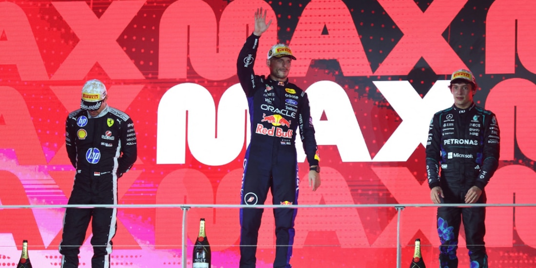 Max Verstappen en el podio del GP de Singapur.