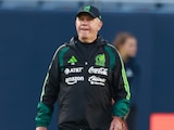 Javier Aguirre puso un horario límite para la llegada de los jugadores.