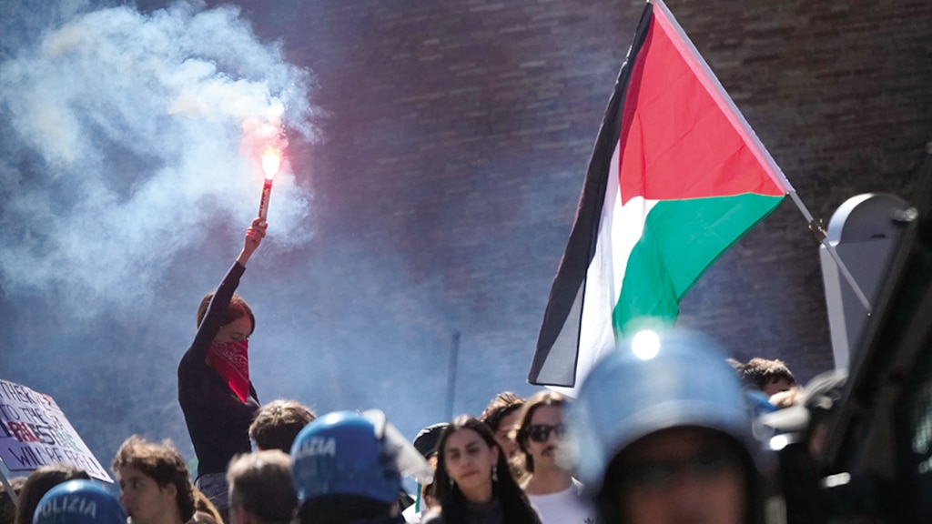 Manifestantes propalestinos en Roma se manifiestaron después de la intervención de la Flotilla, el 3 de octubre.