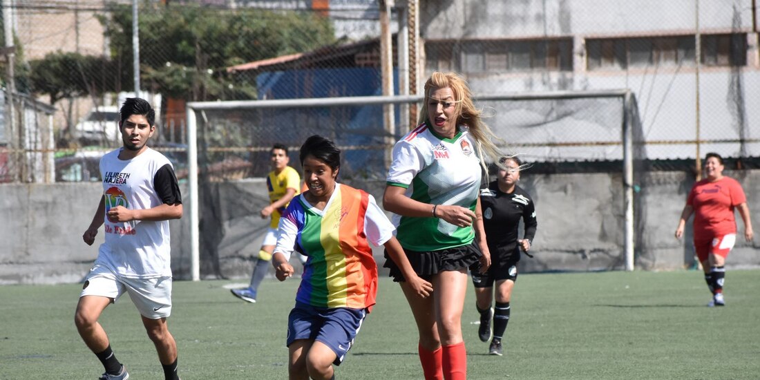 Juegos organizados por representantes de la comunidad LGBT son abiertos para todo el público.