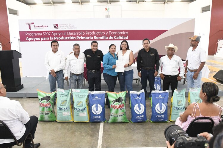 Productores rurales de 37 municipios reciben insumos y subsidios clave para el cultivo de sorgo, maíz y otros granos esenciales.