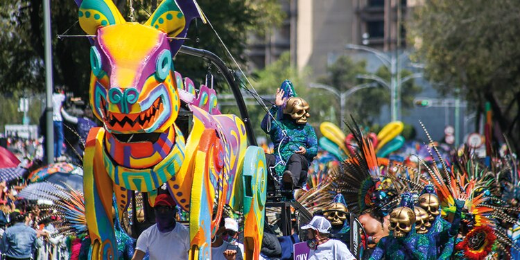 Calaveras y catrinas regresan la fiesta a la CDMX