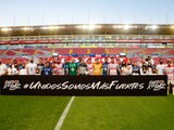Futbolistas de Necaxa y Querétaro previo a su partido de la Fecha 10 de la Liga MX.