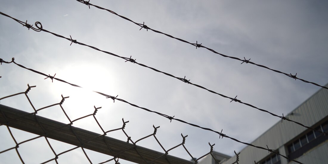 En un documento firmado por los funcionarios y gobernadores electos de Morena, se señala que las cárceles del país están llenas de personas injustamente retenidas por años