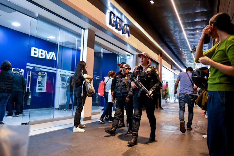 El despliegue de seguridad incluye 40 patrullas de reacción, 8 ambulancias, unidades de rescate y más de 3 mil cámaras de videovigilancia activas.