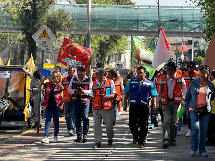 Mototaxistas y bicitaxistas demandan reconocimiento del transporte de barrio.