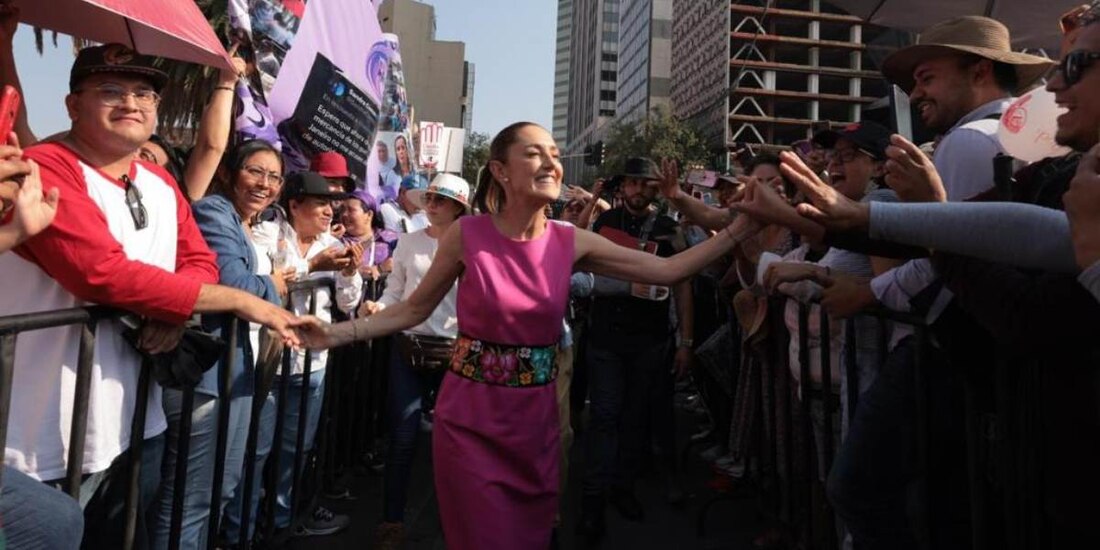 ¡Vamos al encuentro con el pueblo de México!: Sheinbaum tras envento en Monumento a la Revolución.
