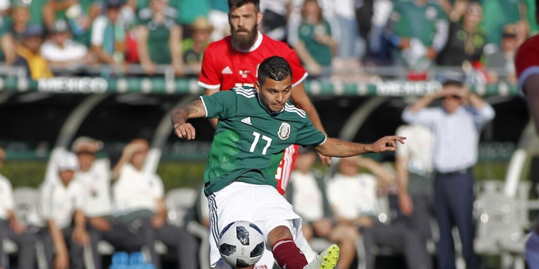 Corona en un partido con la Selección Nacional de México en 2018 en EU.