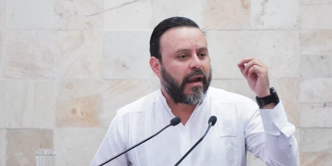 El secretario de Gobierno de Oaxaca, José de Jesús Romero López, al comparecer ante el pleno del Congreso local, el pasado 15 de enero.