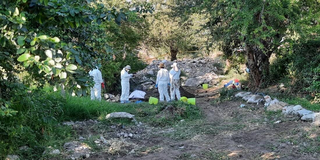 El pasado 7 de diciembre, la Brigada Nacional de Búsqueda de Morelos inició por su cuenta le exhumación de restos en Cuautla, ante la ausencia de autoridades.