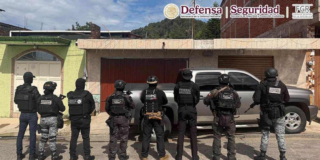 Fueron detenidas 12 personas, entre ellas "X1", en 11 cateos simultáneos en Michoacán.