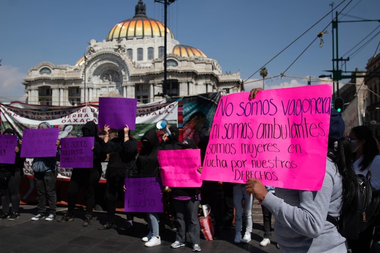 Aspecto de un contingente en una marcha del 8M.