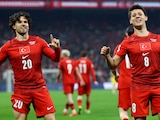 Arda Güler y Ferdi Kadioglu festejan la anotación de Turquía.