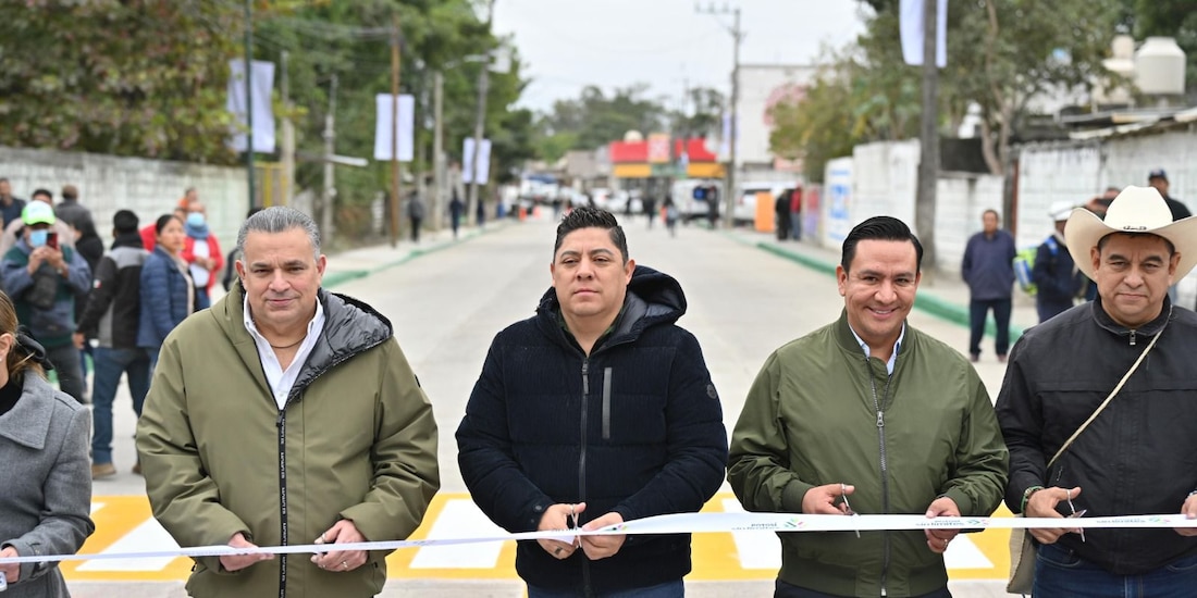 Ricardo Gallardo Cardona en el momento de la inauguración.