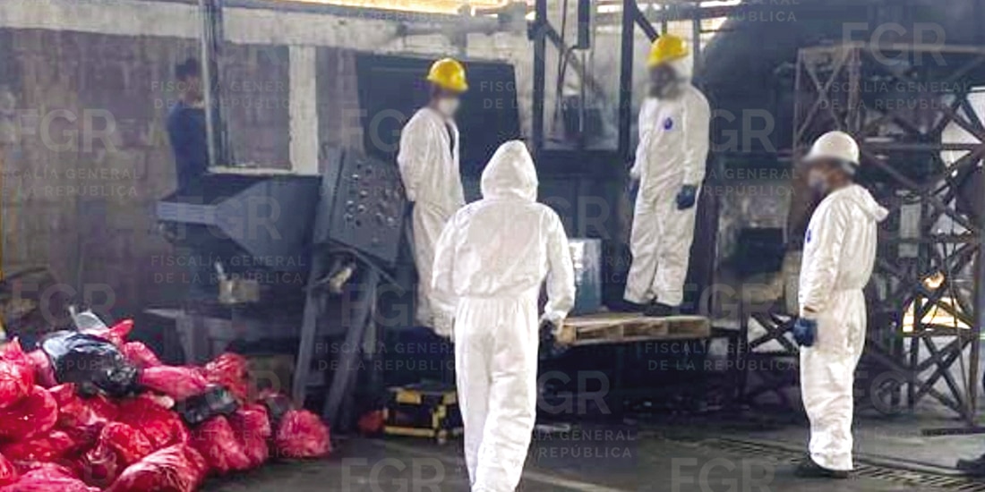 La FGR, ayer, al destruir sustancias y productos químicos en el Edomex.