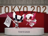 Las estatuas de Miraitowa (izquierda) y Someity, las mascotas de los Juegos Olímpicos de Tokio 2020 y los Paraolímpicos, el pasado 14 de abril.