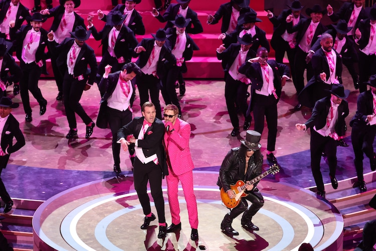 Ryan Gosling interpretó “I’m just Ken”; le acompañó Slash, guitarrista de Guns N’ Roses.