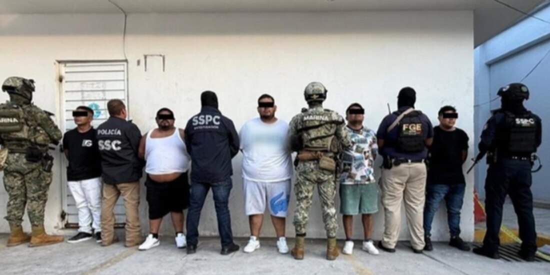 Gustavo “N” y cuatro sujetos más, tras ser detenidos el sábado en Acapulco