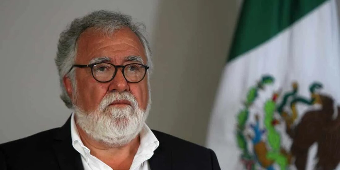 Alejandro Encinas, subsecretario de Derechos Humanos, Población y Migración de la Secretaría de Gobernación, da positivo a COVID-19.