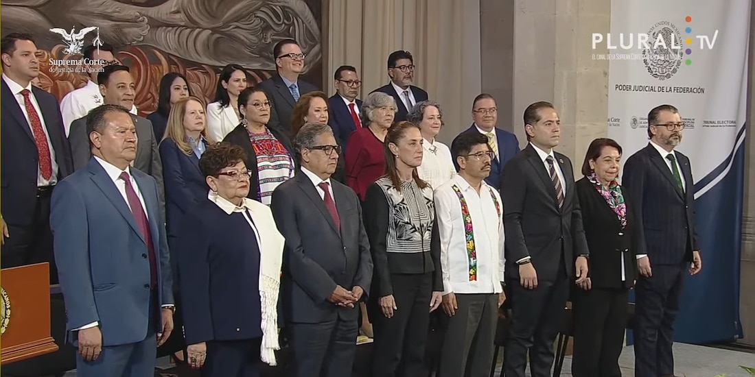Hugo Aguilar, ministro presidente de la SCJN (centro, der.); a su lado, la presidenta Claudia Sheinbaum.