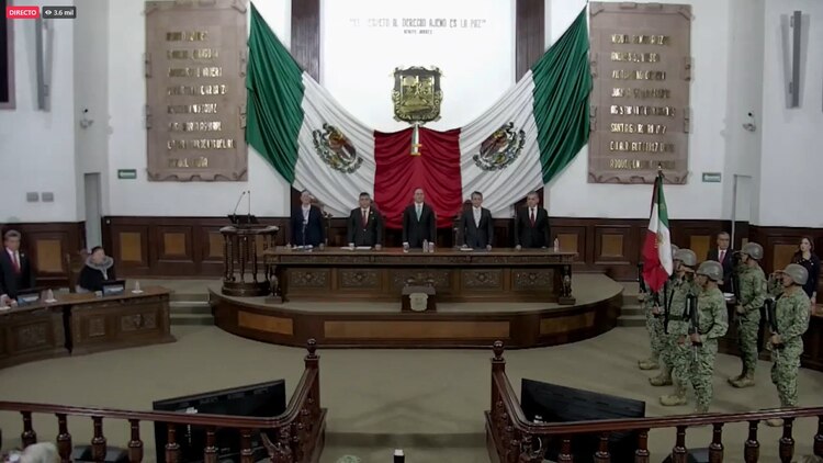 Sesión solemne en el Congreso de Coahuila.