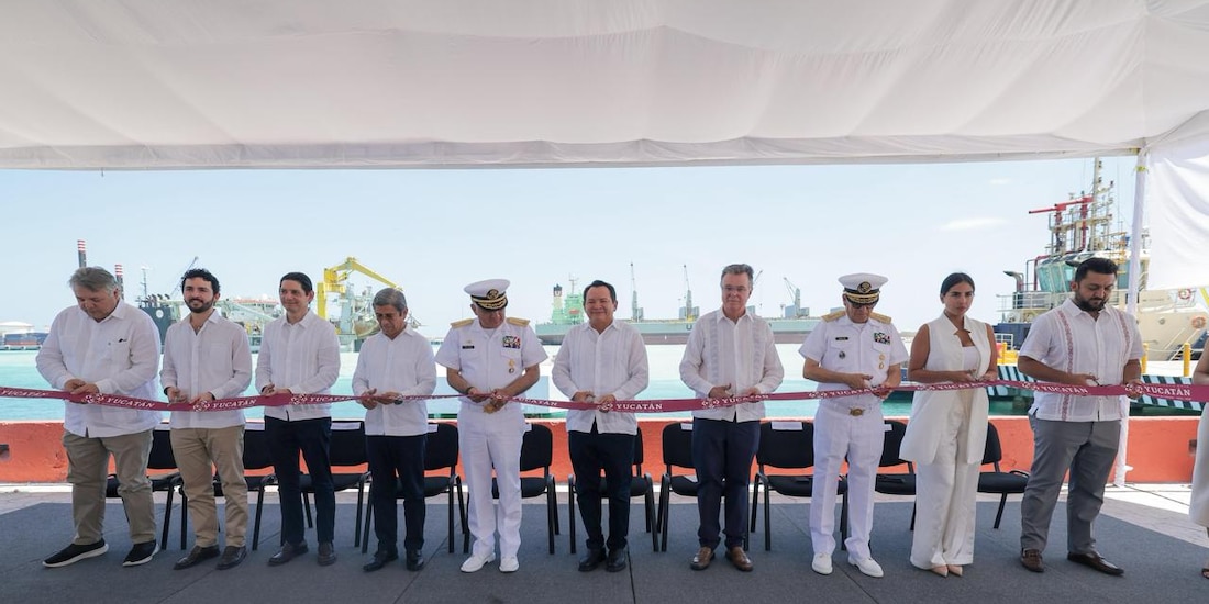 El gobernador Joaquín Díaz Mena encabezó el inicio de la segunda fase de modernización del Puerto de Altura de Progreso.