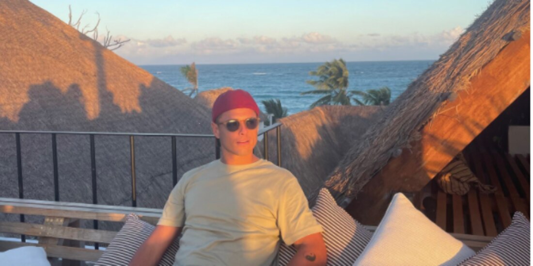 "Chicharito" no se esconde es visto en Tulum con su nueva novia, Nicole McPherson.