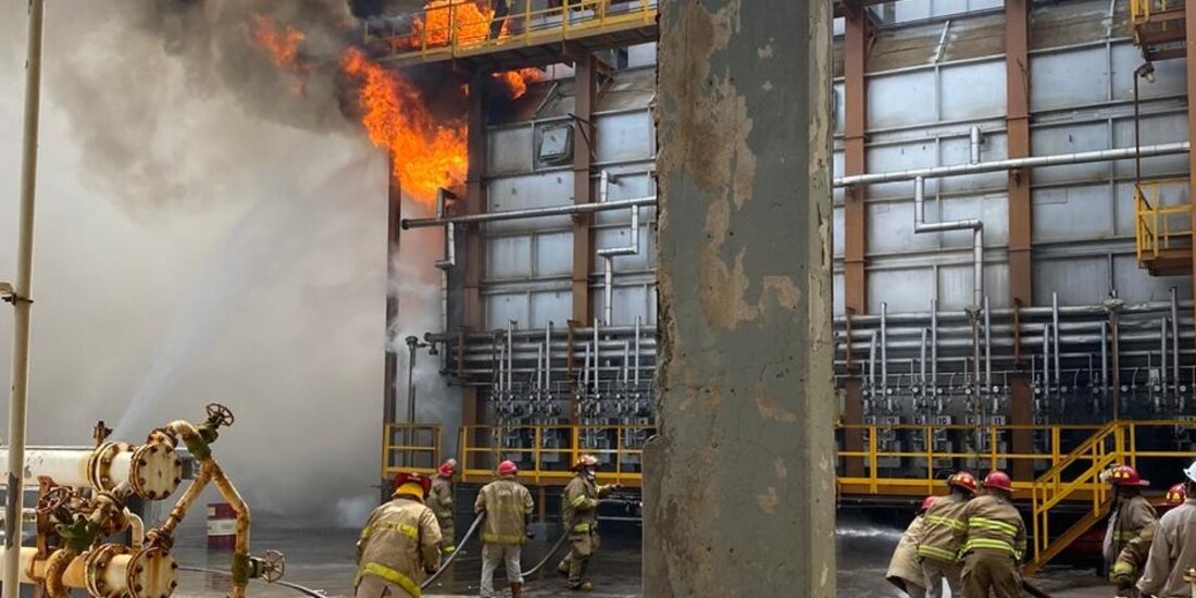 El daño fue en los turbo generadores y la caldera de la refinería