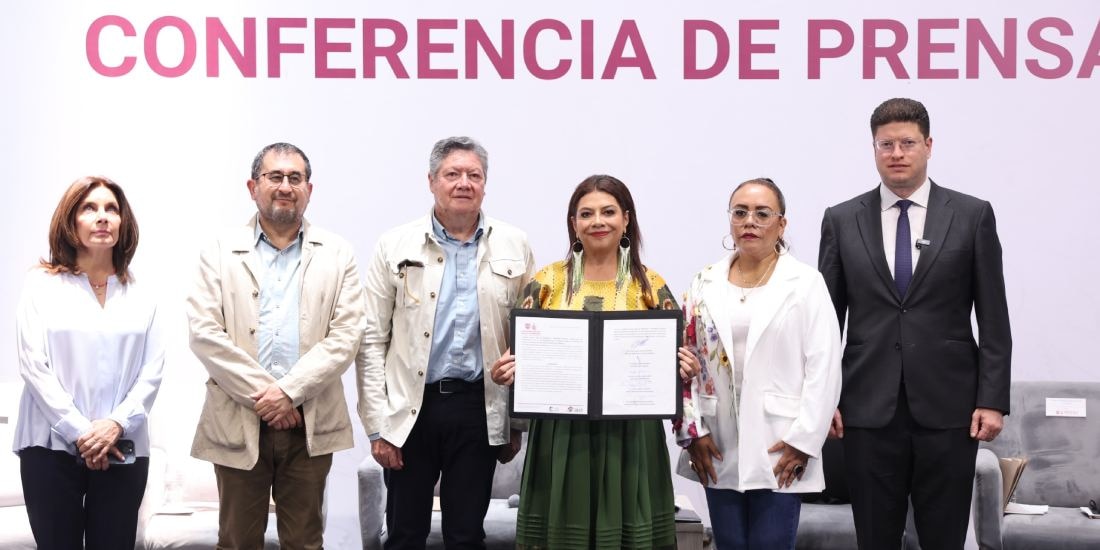 Clara Brugada presenta reformas para regular uso de vehículos motorizados eléctricos.